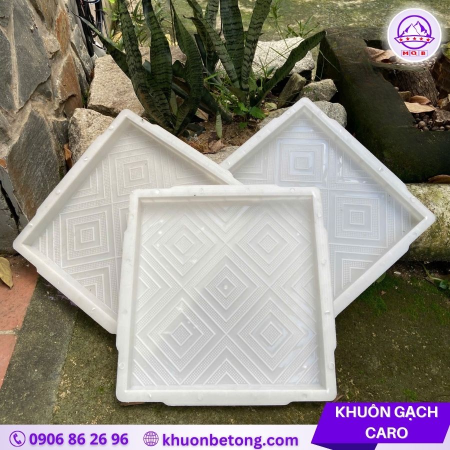 khuon-duc-gach-caro