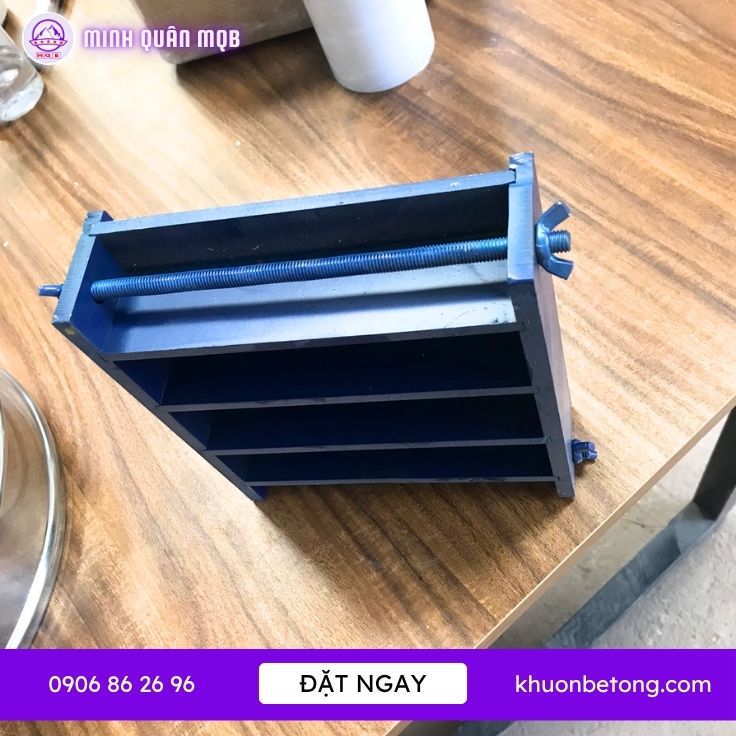Khuôn đúc mẫu xi măng ba ngăn