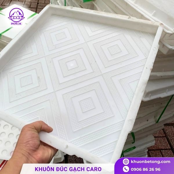 Khuôn đúc gạch caro