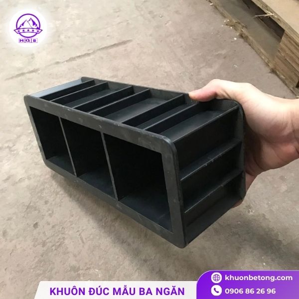 Khuôn mẫu nhựa ba ngăn
