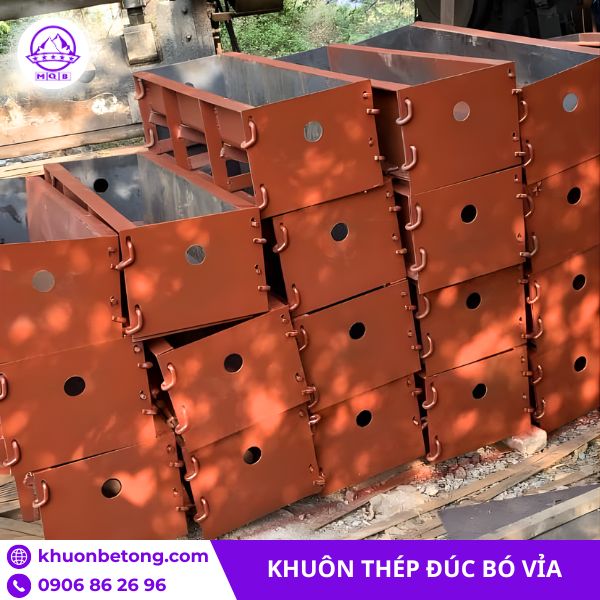 ván khuôn bó vỉa