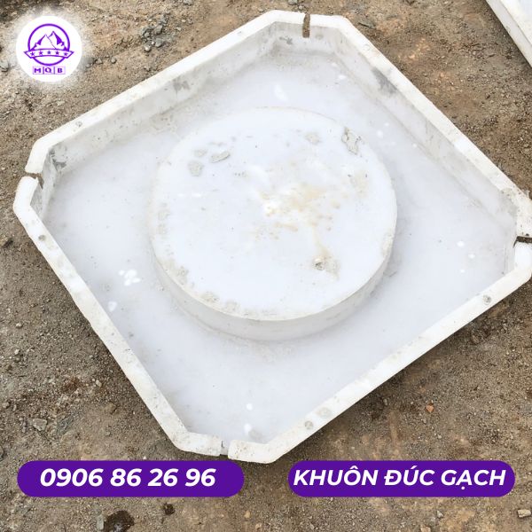 Khuôn đúc gạch taluy trồng cỏ