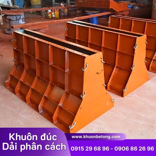 Cấu tạo Ván khuôn dải phân cách