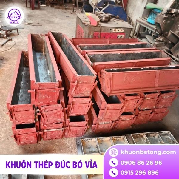 Khuôn bó vỉa 23x26x100cm