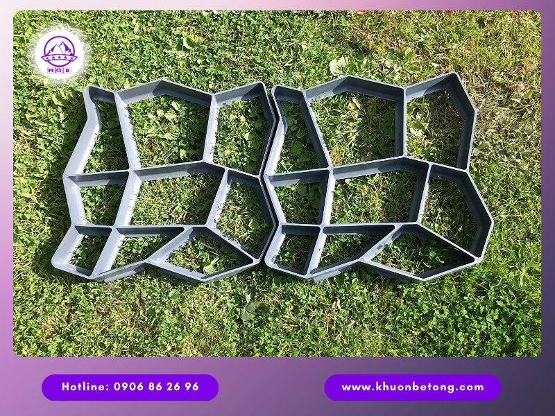 Khuôn đúc gạch sân vườn bằng nhựa