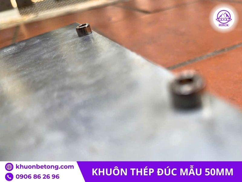 khuôn đúc mẫu bằng thép