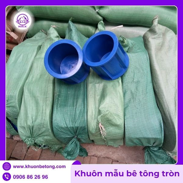 Khuôn mẫu thử nén bê tông bằng nhựa