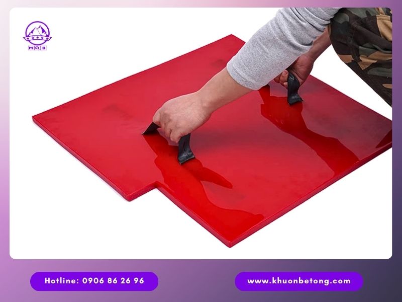 Dụng cụ áp khuôn bê tông