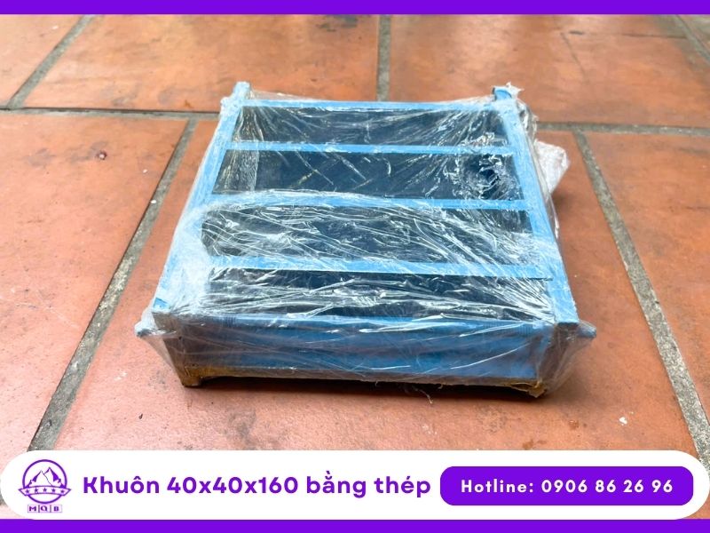 Khuôn đúc mẫu 4x4x16cm bằng thép ba ngăn