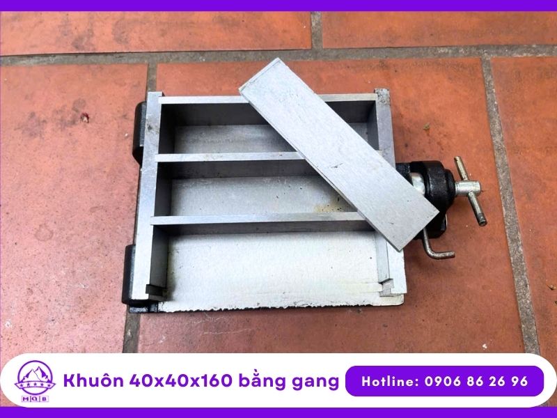 Khuôn đúc mẫu ba ngăn bằng gang