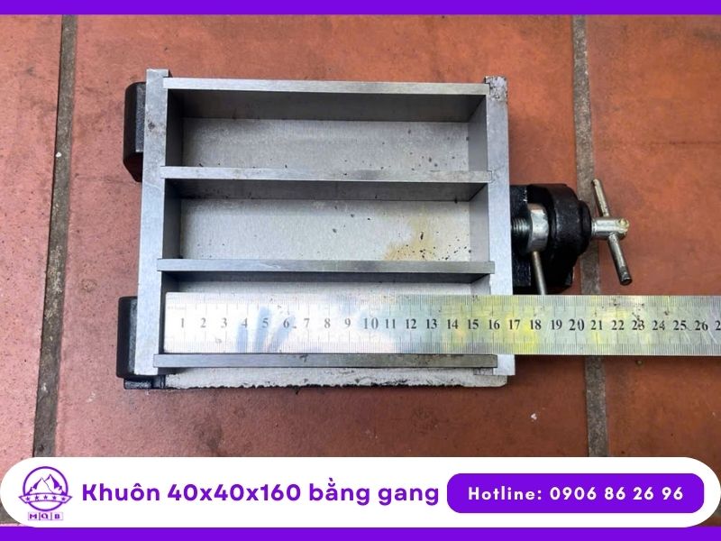 Khuôn đúc mẫu ba ngăn 4x4x16cm