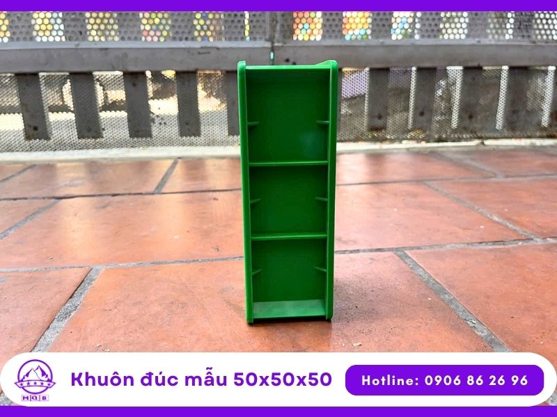 Khuôn đúc mẫu nhựa ba ngăn liền khối