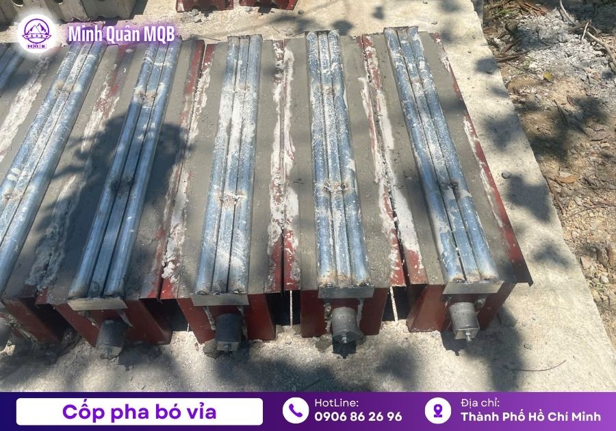 Khuôn đúc bó vỉa lắp ghép bằng thép