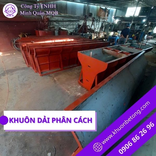 Khuôn sản xuất dải phân cách 1m