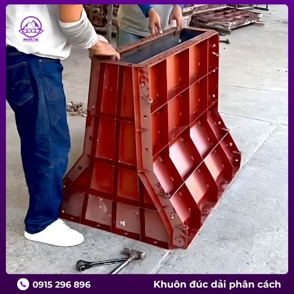 Khuôn đúc dải phân cách bê tông cao cấp