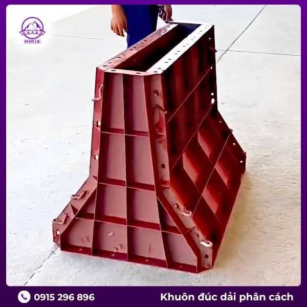 Khuôn đúc dải phân cách bê tông