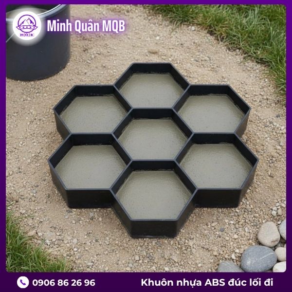 Khuôn gạch sân vườn lục giác