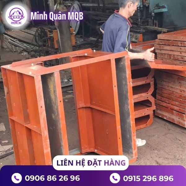 Chuyên khuôn thép đúc rãnh bê tông