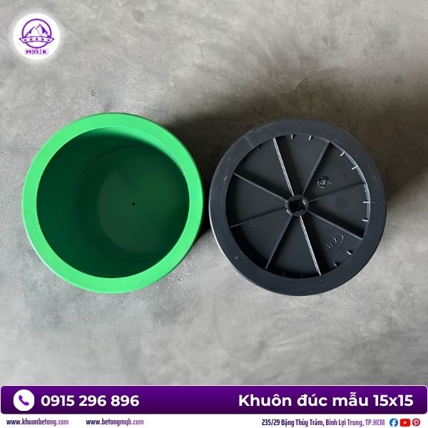 Khuôn đúc mẫu thử thấm bê tông