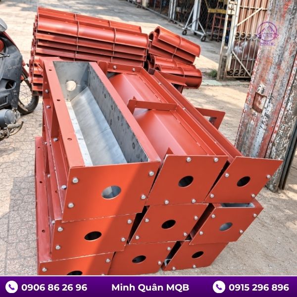 Khuôn đúc bó vỉa đường bằng thép