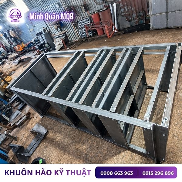 Khuôn đúc mương 3 ngăn bằng thép